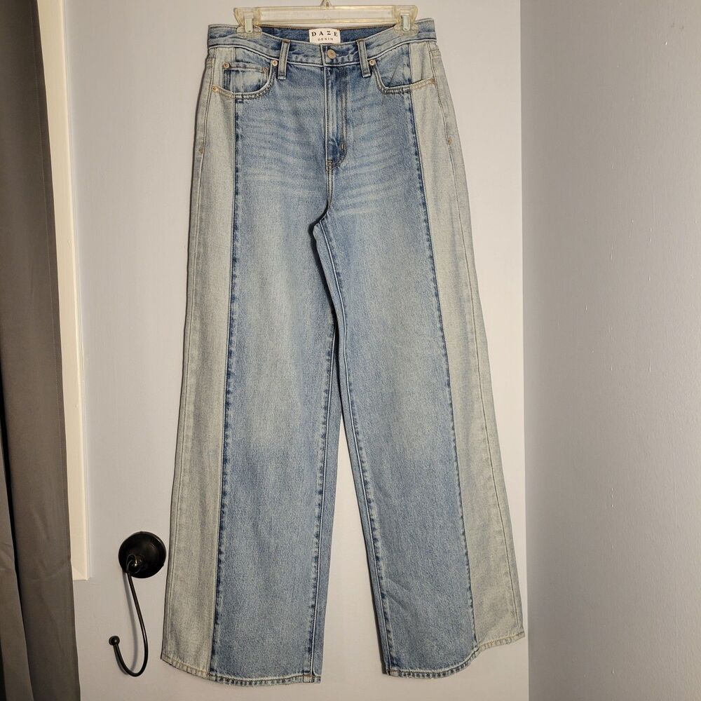 DAZE Demin Jeans Contrast Side Panel Womans Size 26 NWOT